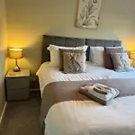 'benson View' - 2 Bedroom District Semesterbostad *